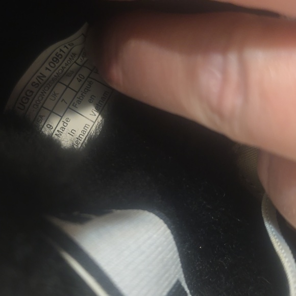 UGG Women's Fluff Yeah Black Slide Slippers - Picture 8 of 16